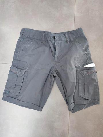 Short wandelshort cargoshort Decathlon  beschikbaar voor biedingen