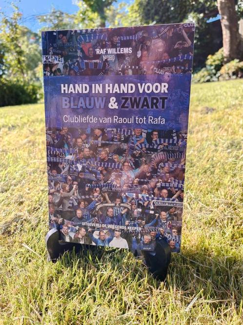 Hand in Hand voor Blauw & Zwart - boek Club Brugge, Collections, Articles de Sport & Football, Comme neuf, Enlèvement ou Envoi