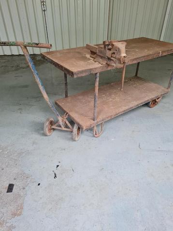 Wagonwieltjes styling object tafel beschikbaar voor biedingen