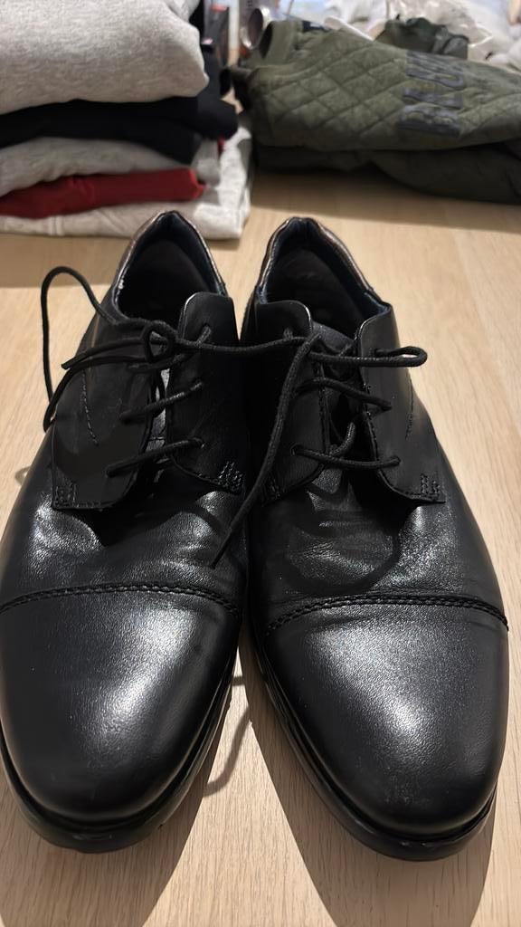 Geklede schoenen, Ophalen, Zo goed als nieuw