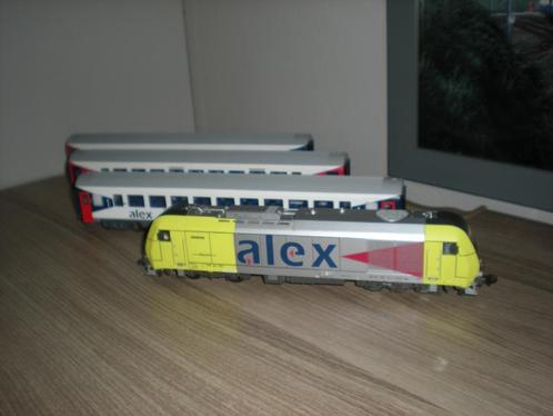 PIKO DIESELELECTRISCHE LOC & 3 SNELTREINRIJTUIGEN "ALEX", Hobby en Vrije tijd, Modeltreinen | H0, Zo goed als nieuw, Treinset