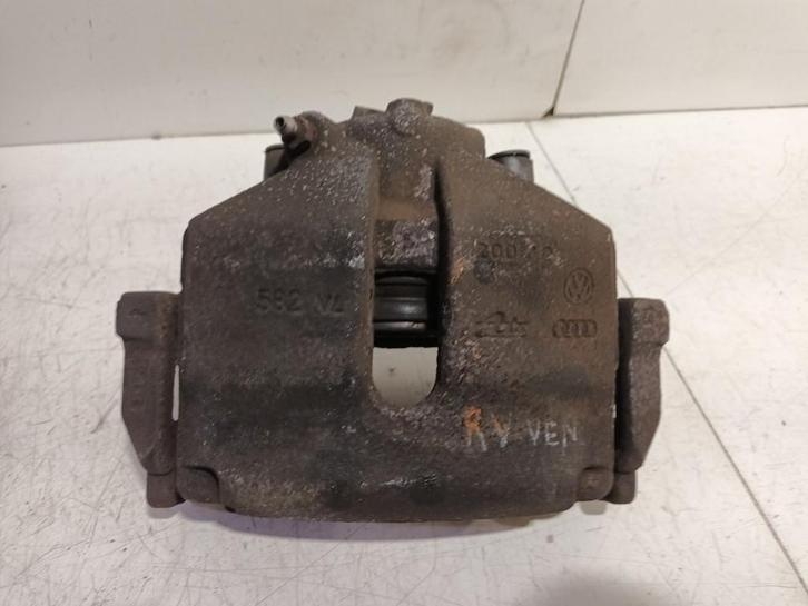 REMKLAUW RECHTS VOOR Skoda Superb Combi (3TAC / TAF), Auto-onderdelen, Remmen en Aandrijving, Skoda, Gebruikt