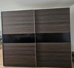 Ruime kleerkast, Ophalen, Glas