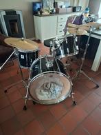 Sonor compleet drumstel met cymbalen en nieuwe drum kruk, Ophalen, Zo goed als nieuw