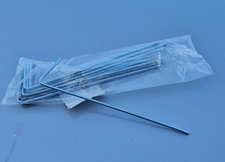 Metalen pinnen, Tuin en Terras, Gras en Kunstgras, Nieuw, Kunstgras, Ophalen