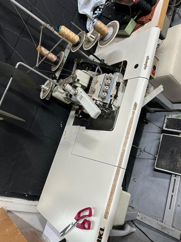 Juki 5 draad overlock machine met puller, Enlèvement ou Envoi
