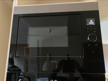 Aeg - inbouwmicrogolfoven, 60 cm of meer, Inbouw, Draaiplateau, Ophalen