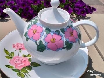 Leuke retro theepot roze bloemendecor Schumann Arzberg beschikbaar voor biedingen