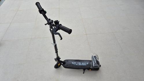 Electrische Step "FlyBlade" van het Franse - Nieuw step, Fietsen en Brommers, Steps, Nieuw, Elektrische step (E-scooter), Ophalen of Verzenden