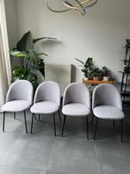 Mooie lichtgrijze stoffen eetkamer stoelen, nieuwstaat, Ophalen, Zo goed als nieuw