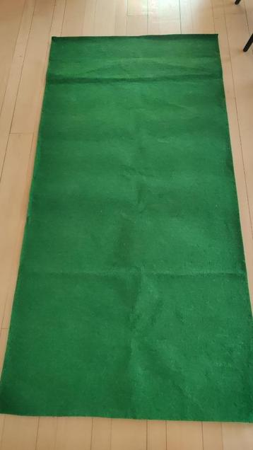 Groene mat 1m x 2m    3 euro beschikbaar voor biedingen