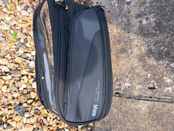 Givi  sac reservoir bride fixation beschikbaar voor biedingen