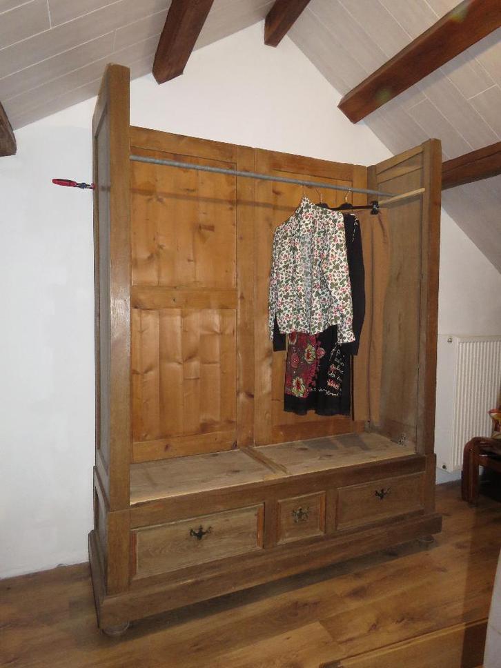 Authentique garde-robe Louis-Philippe en chêne, Antiquités & Art, Antiquités | Meubles | Armoires, Enlèvement