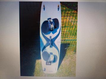 kiteboard f one Traxx 6 132x38 lage prijs 130€!!! beschikbaar voor biedingen