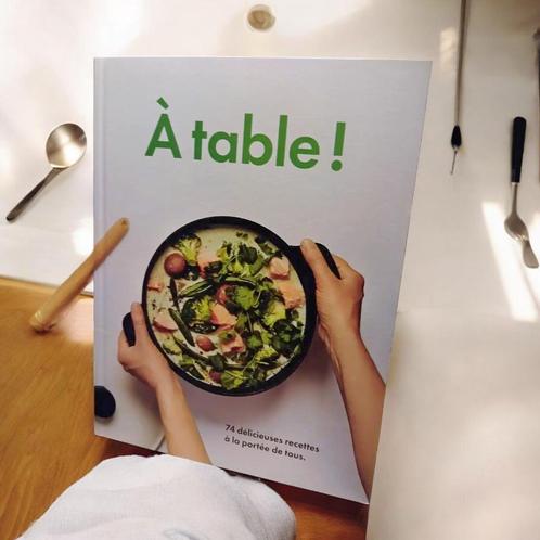 Livre de Recettes 'À Table !', Boeken, Kookboeken, Zo goed als nieuw, Frankrijk, Ophalen of Verzenden