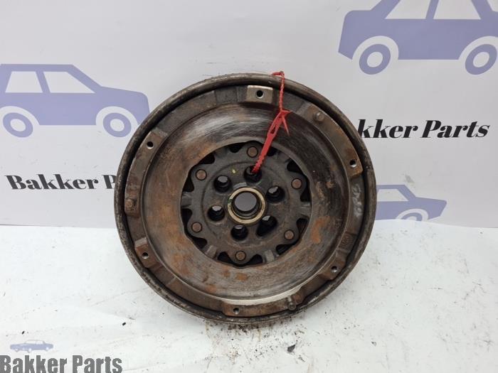 Volant moteur d'un BMW 1-Serie, Autos : Pièces & Accessoires, Moteurs & Accessoires, BMW, Utilisé, 3 mois de garantie