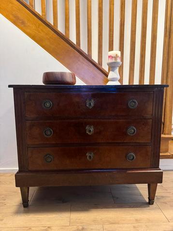 French Early 19th Century Commode beschikbaar voor biedingen