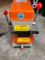 Key Cutting Machine (defu) + sleutelbaarden