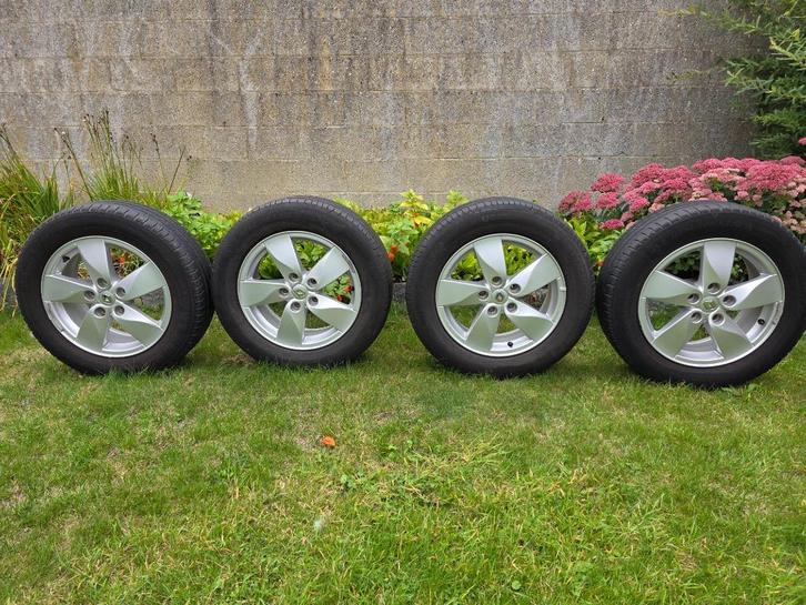 Velgen set + banden 205/60 R16  Renault 403000064R, Auto-onderdelen, Banden en Velgen, Band(en), Zomerbanden, 16 inch, 205 mm