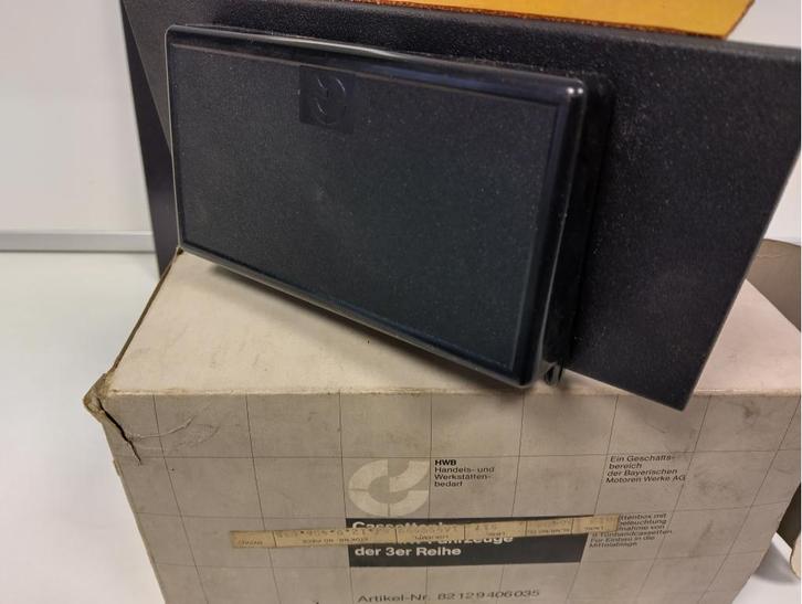 BMW E21 3 serie Cassette opbergbox middenconsole NIEUW, Auto-onderdelen, Interieur en Bekleding, BMW, Nieuw, Ophalen of Verzenden