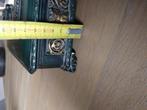 vintage groene sierraadoos met sierlijke metalen versiering, Ophalen
