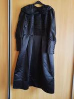 Robe noire taille 42, Hobby & Loisirs créatifs, Utilisé, Enlèvement ou Envoi, Costume ou Robe