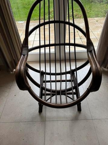Canapé vintage en rotin marron foncé beschikbaar voor biedingen