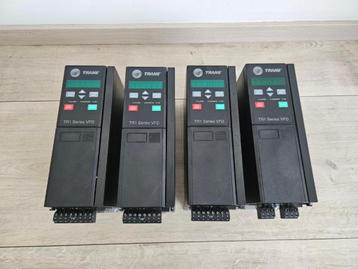 4 x Contrôleur DANFOSS Trane : /3Kw/variateur de fréquence, Enlèvement ou Envoi, Utilisé