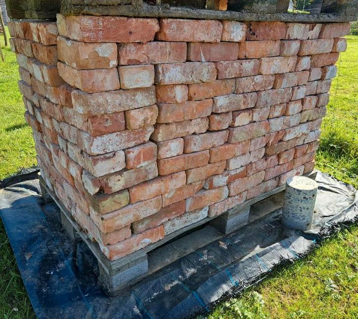 Halve pallet oude Beerse gevelstenen van Vandemoortel, Doe-het-zelf en Bouw, Metselstenen, Zo goed als nieuw, Ophalen