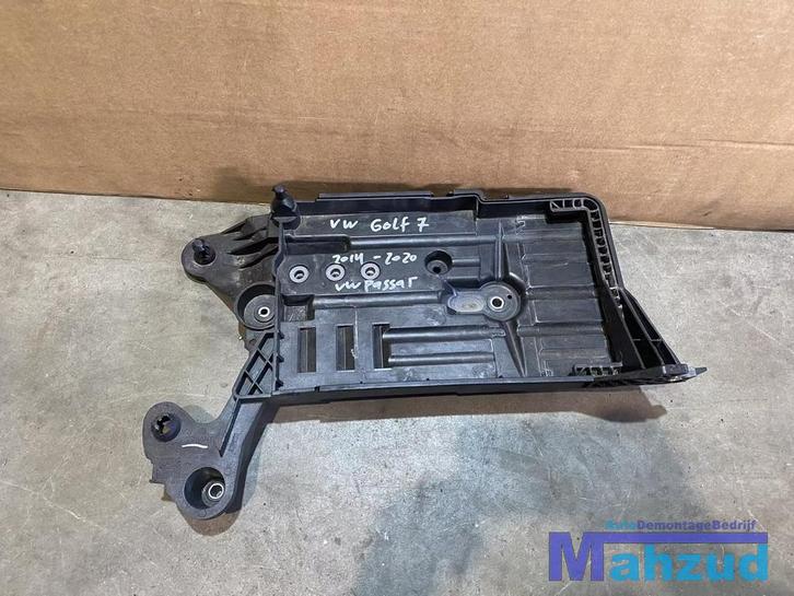 VW GOLF 7 Accubak accuhouder 2012-2019, Autos : Pièces & Accessoires, Batteries & Accessoires, Volkswagen, Utilisé