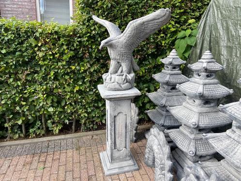Adelaar op Sokkel, Tuin en Terras, Tuinbeelden, Nieuw, Dierenbeeld, Beton, Ophalen