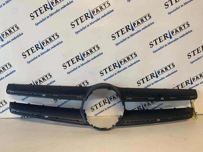 Grille van een Mercedes GLA (9999), Auto-onderdelen, Carrosserie, Mercedes-Benz, Gebruikt, 3 maanden garantie, Ophalen of Verzenden