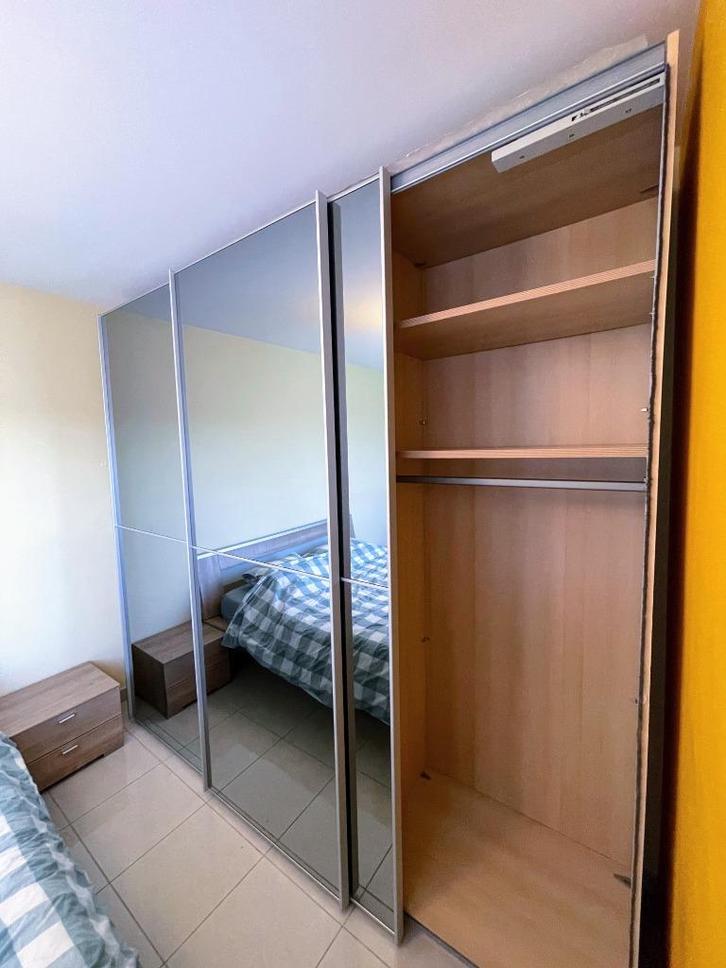 Kleerkast met 3 spiegelschuifdeuren - Uitstekende kwaliteit, Huis en Inrichting, Kasten | Kleerkasten, Zo goed als nieuw, 200 cm of meer