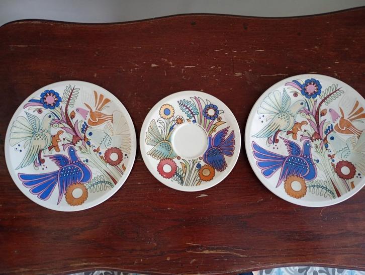 Acapulco - Villeroy & Boch : 2 assiettes et une sous-tasse, Antiek en Kunst, Antiek | Servies los, Ophalen of Verzenden