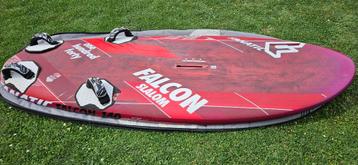 Fanatieke Falcon Slalom beschikbaar voor biedingen