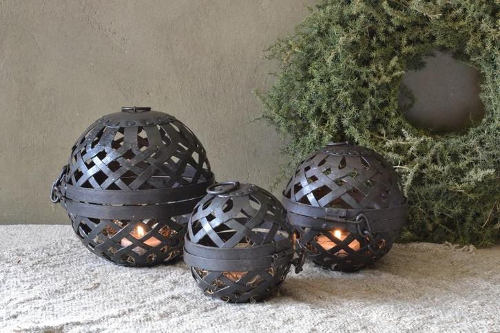 Set van drie kleine ijzeren deco bollen, Maison & Meubles, Accessoires pour la Maison | Autre, Neuf, Enlèvement ou Envoi