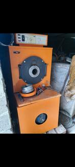 Gietijzeren olieketel productie van warm water pos. Bezorgin, Ophalen of Verzenden, Gebruikt