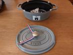 Staub La Cocotte ovaal 27cm grafietgrijs, Ophalen of Verzenden, Nieuw, Gietijzer, Kookpan of Snelkookpan