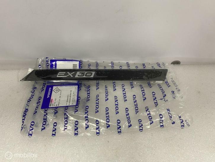 Sierlijst Achterscherm Rechts Volvo XC30 NIEUW ORIG 80015991, Auto-onderdelen, Carrosserie, Gebruikt, Ophalen of Verzenden