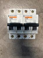 Automaat 2P-40A Merlin Gerin, Doe-het-zelf en Bouw, Elektriciteit en Kabels, Ophalen, Nieuw, Overige typen