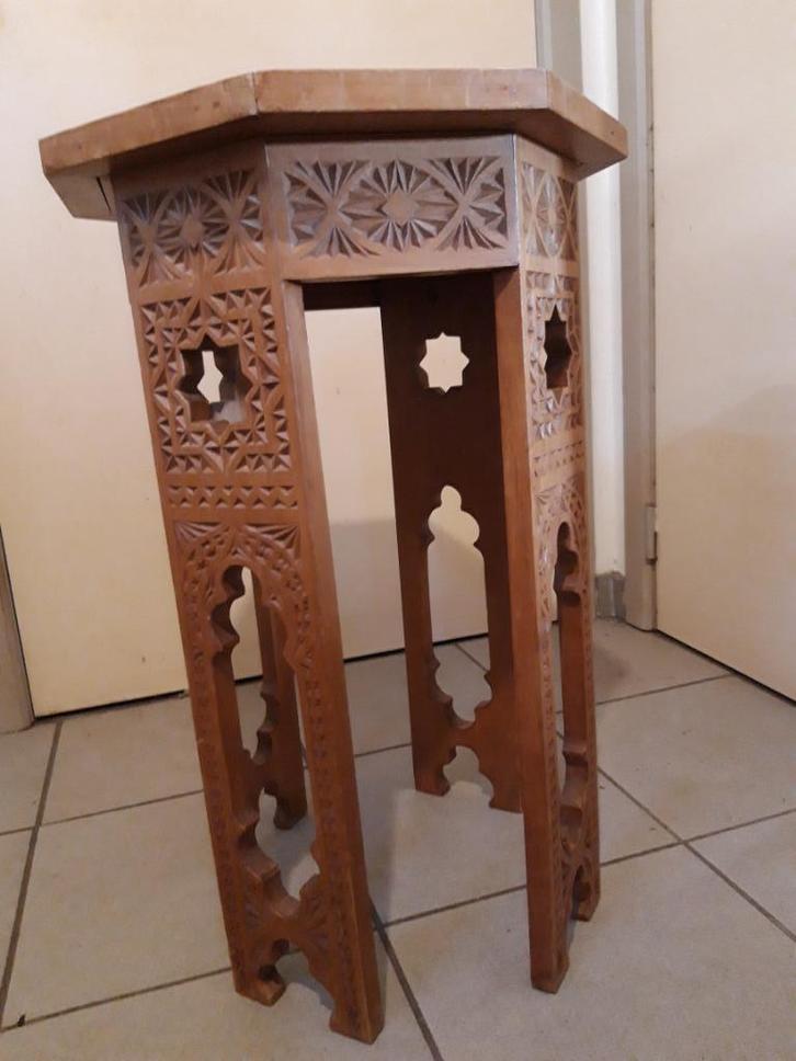 MOOI TAFELTJE houtsteekwerk, Huis en Inrichting, Woonaccessoires | Overige, Zo goed als nieuw, Ophalen of Verzenden