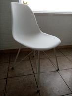 4 stoelen in kunstof wit, Enlèvement, Utilisé, Blanc