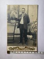 Foto: rokende heer met snor, ca. 1900 (kabinetskaart), Verzamelen, Ophalen of Verzenden, Zo goed als nieuw, Foto