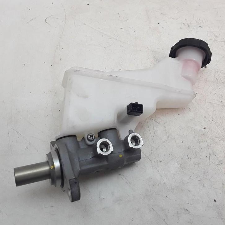 HOOFDREMCILINDER ABS Kia Stonic (YB) (01-2017/-), Auto-onderdelen, Remmen en Aandrijving, Kia, Gebruikt