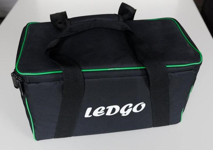 LedGo D300 fresnel studio light, Audio, Tv en Foto, Fotografie | Fotostudio en Toebehoren, Zo goed als nieuw, Lamp of Flitsset