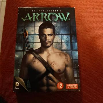 5 dvd arrow seizoen 1  beschikbaar voor biedingen