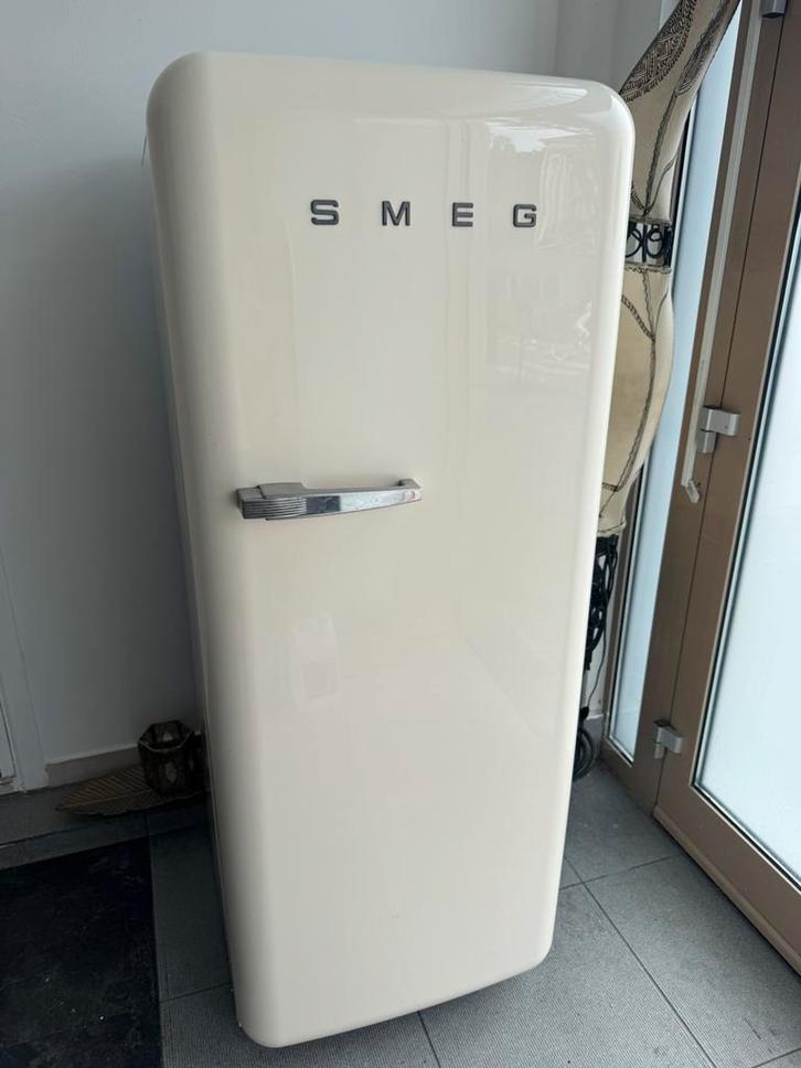 Smeg koelkast, Elektronische apparatuur, Koelkasten en IJskasten, Gebruikt, Met vriesvak, Ophalen