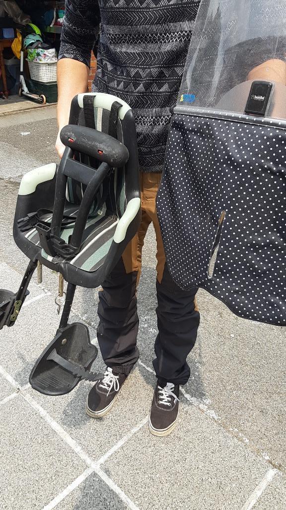 Bobike fiets voorzitje met windscherm, Fietsen en Brommers, Fietsaccessoires | Fietsstoeltjes, Gebruikt, Voorzitje, Voetsteuntjes