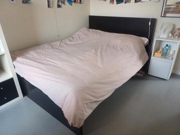 Bed Ikea Malm 140 x 200 + 2 lattenbodems beschikbaar voor biedingen