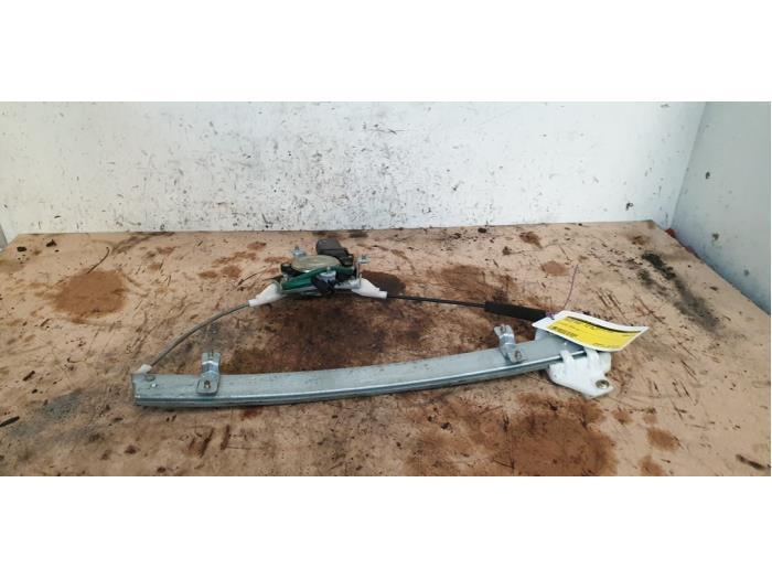 Ruitmechaniek 2Deurs rechts-voor van een Daewoo Lanos, Auto-onderdelen, Ruiten en Toebehoren, Daewoo, Gebruikt, 3 maanden garantie